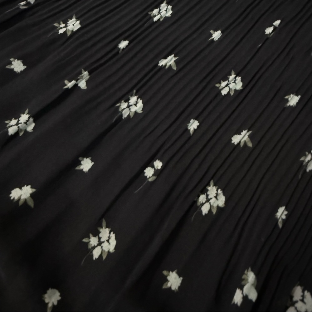 Wilfred Black Floral Pleated Dress with White Accent Print - Picture 5 of 8